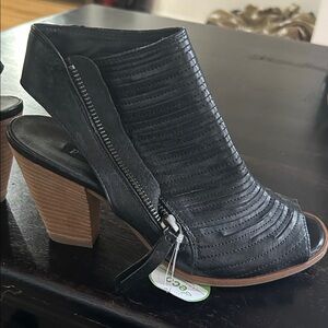 Paul Green Black Textured Peep-Toe Heeled Boots- NWT- 6.5